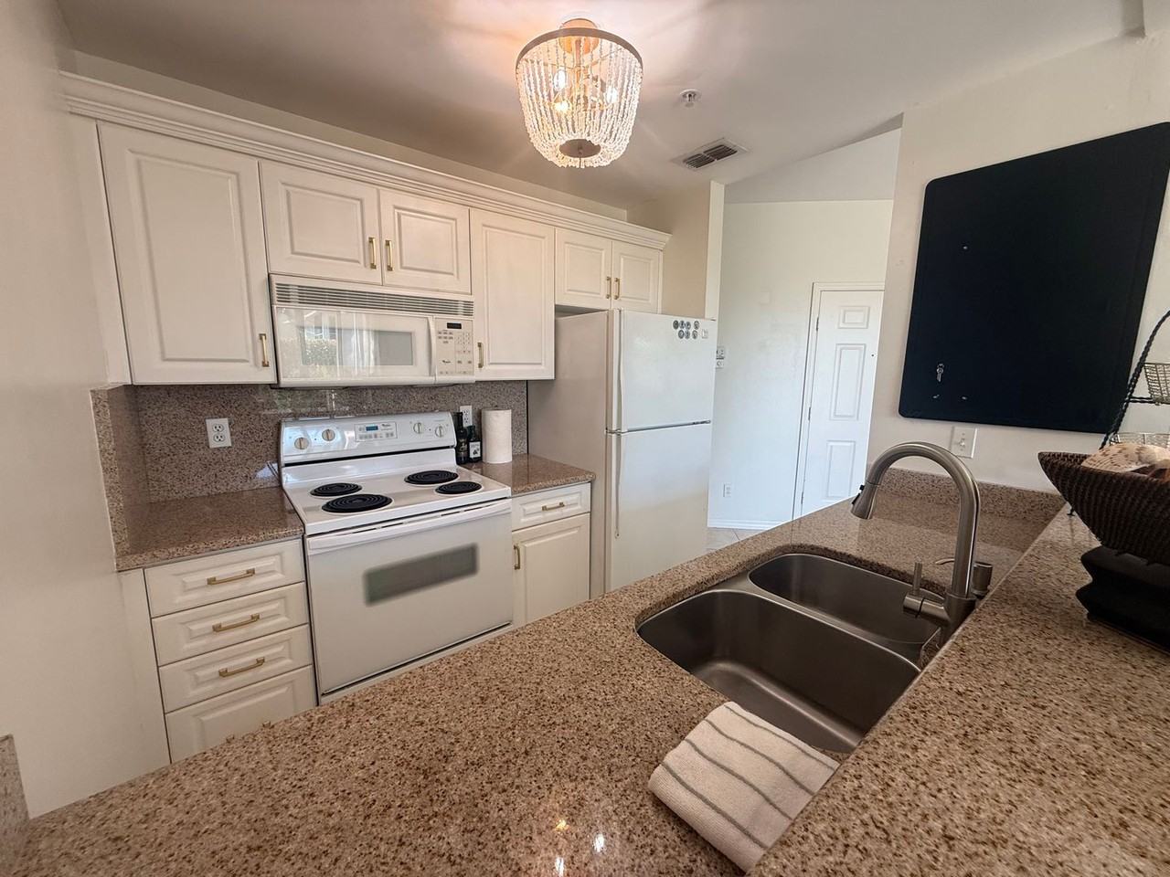 1136 Bald Eagle Dr - Photo 3 of 15