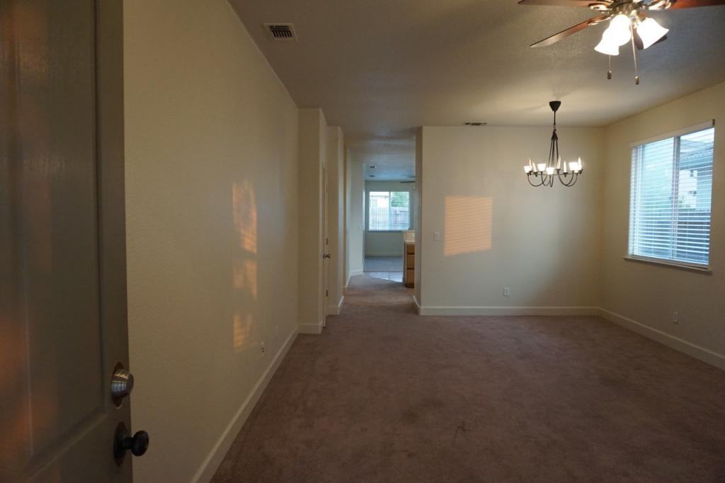 424 Barclay Way - Photo 4 of 26