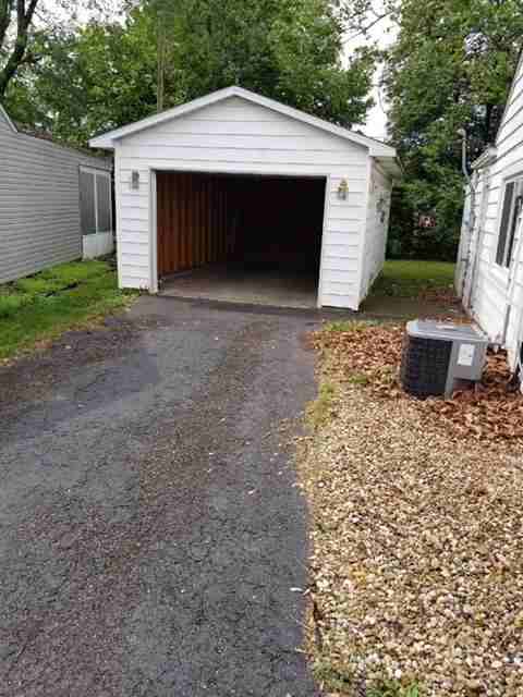 3064 Louise Ln - Photo 2 of 17