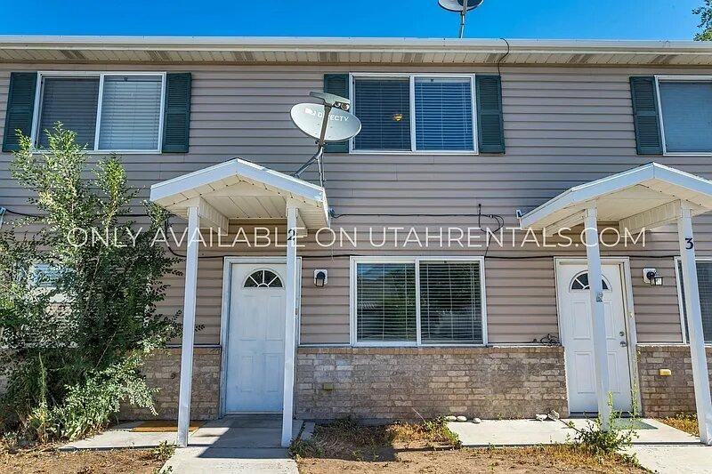 949 E 1150 S - Photo 2 of 19