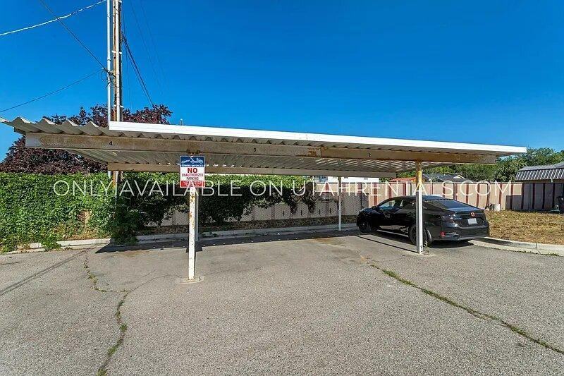 949 E 1150 S - Photo 3 of 19