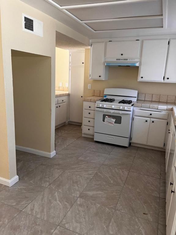 120 E Avenue Q7 - Photo 4 of 11