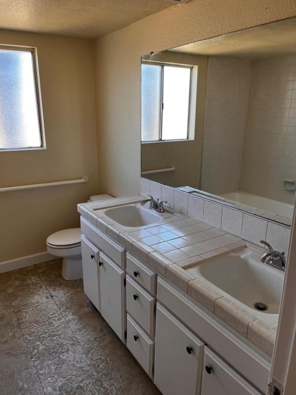 120 E Avenue Q7 - Photo 7 of 11