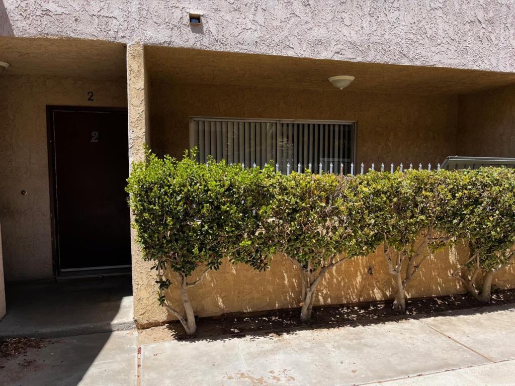 120 E Avenue Q7 - Photo 3 of 13