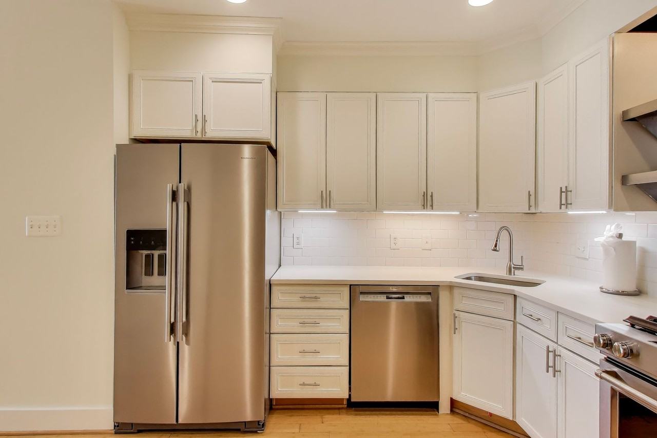 1129 Columbia Rd Nw - Photo 3 of 23