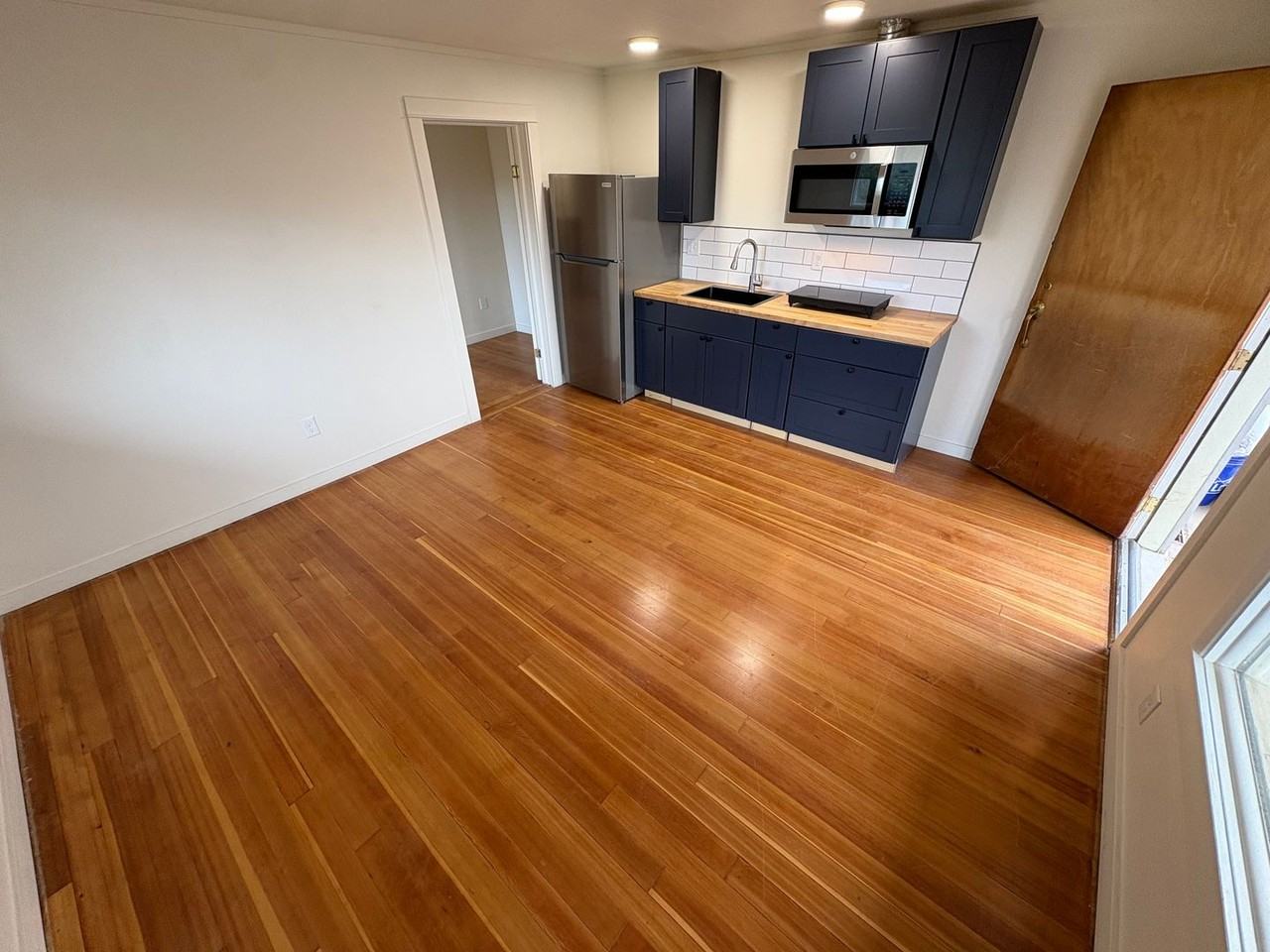 1133 N Almon St - Photo 3 of 15