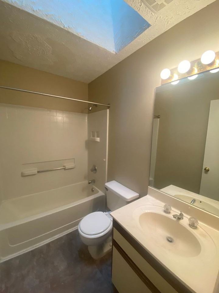 136 Kristine Blvd - Photo 3 of 8