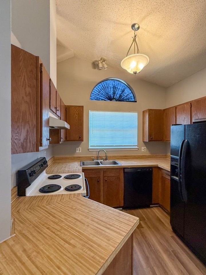 1261A Montecello Dr - Photo 4 of 30