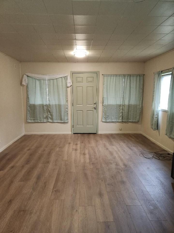 835 12th Ave - Photo 3 of 18