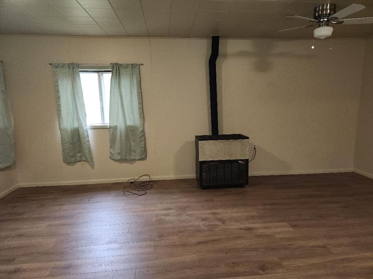 835 12th Ave - Photo 4 of 18