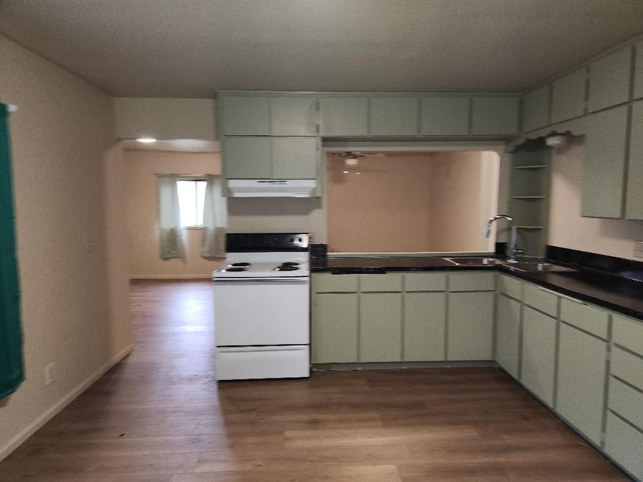 835 12th Ave - Photo 7 of 18