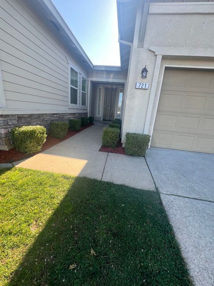 721 Bluestone Cir - Photo 2 of 22