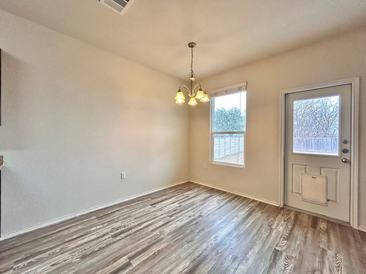 6109 Magnus St - Photo 7 of 25