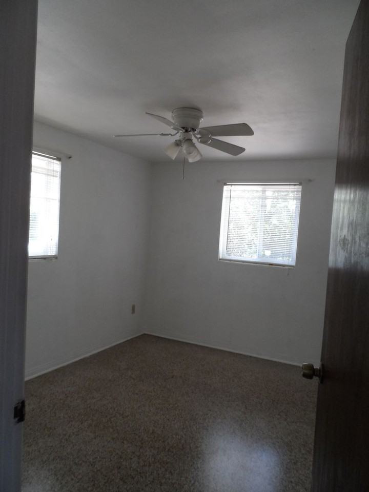 102 Highland Ave - Photo 5 of 13