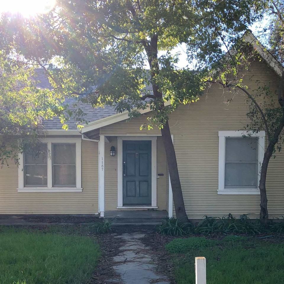 1187 Hobart St #A - Photo 4 of 11