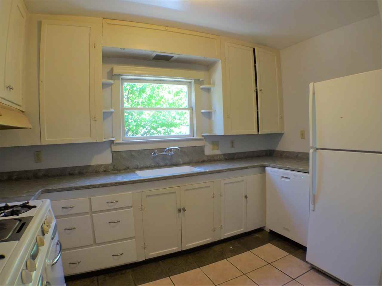 1187 Hobart St #A - Photo 3 of 11