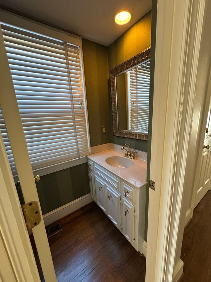 2131 Ansley Pl W - Photo 7 of 11