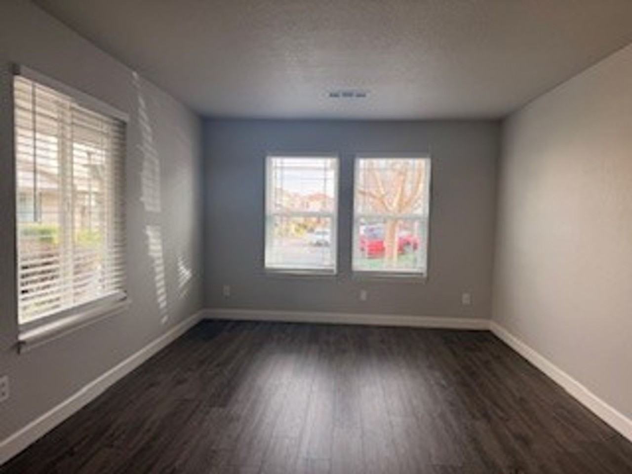 940 Beth Page Ct - Photo 3 of 19