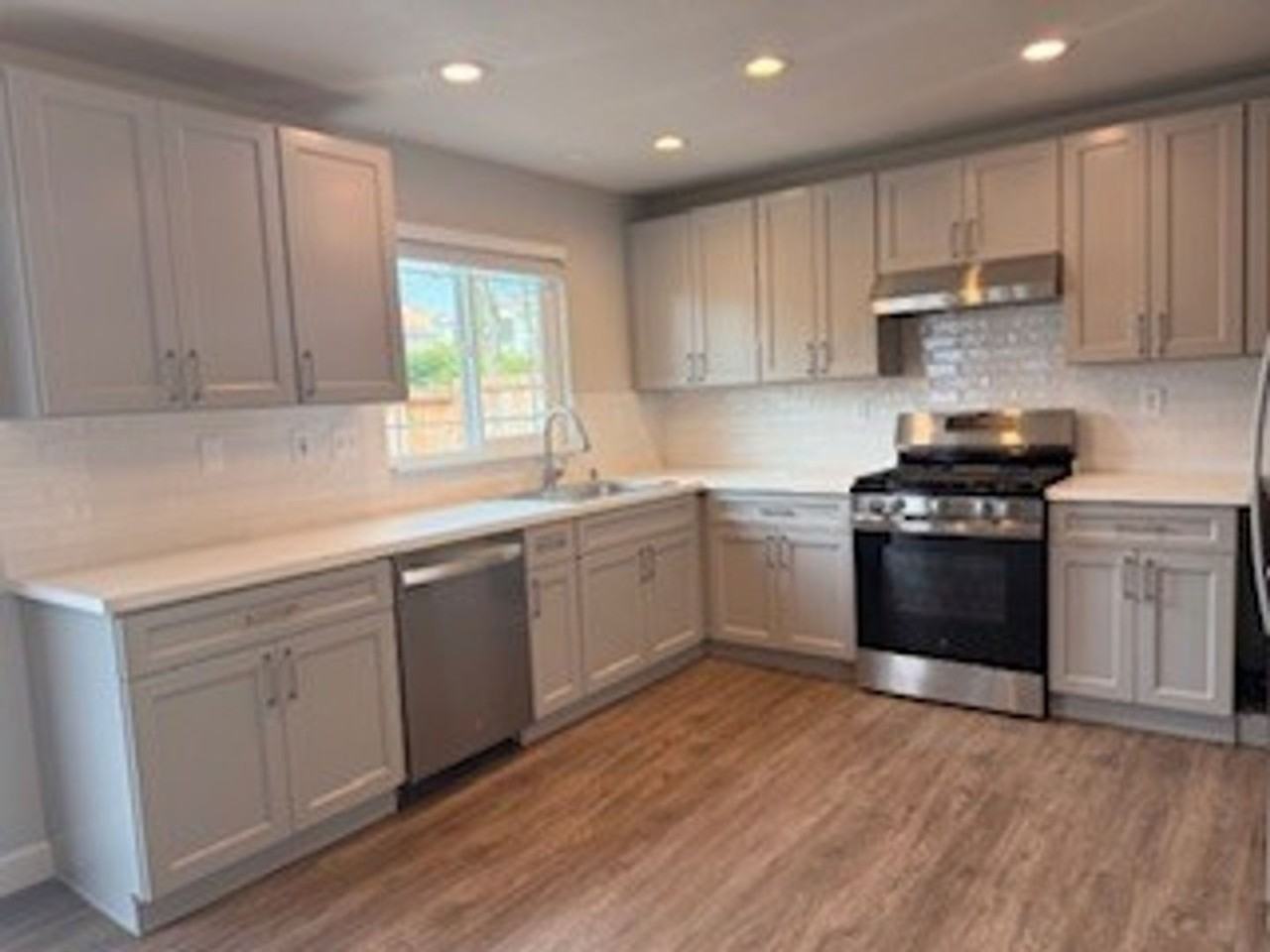 940 Beth Page Ct - Photo 5 of 19