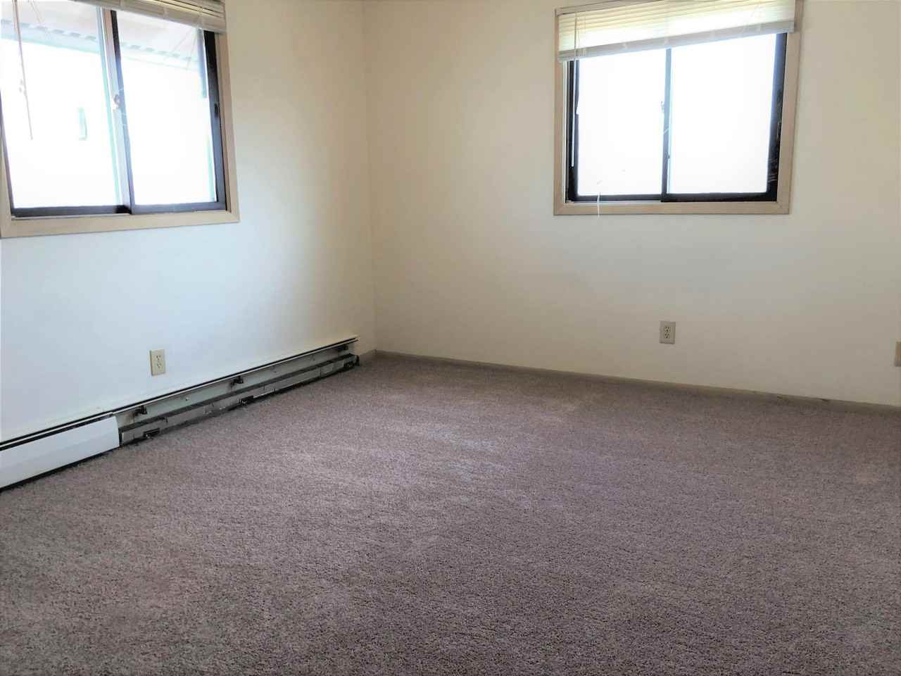 2606 Ardsley Cir #E - Photo 4 of 11