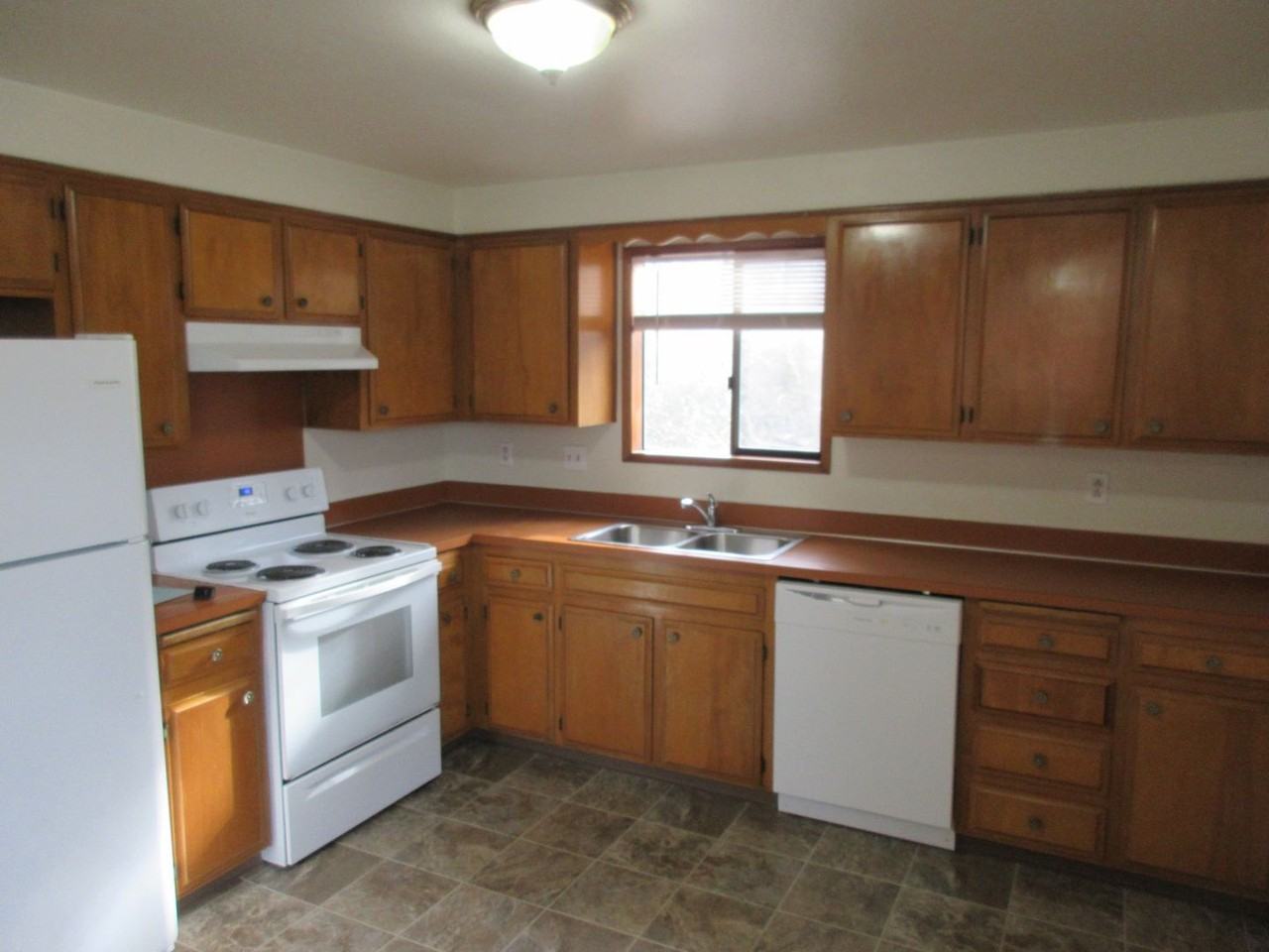 2220 Navaho Ct Se - Photo 5 of 14