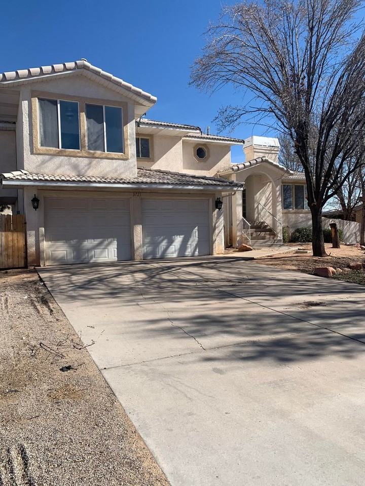 3721 Marigold Way - Photo 3 of 16