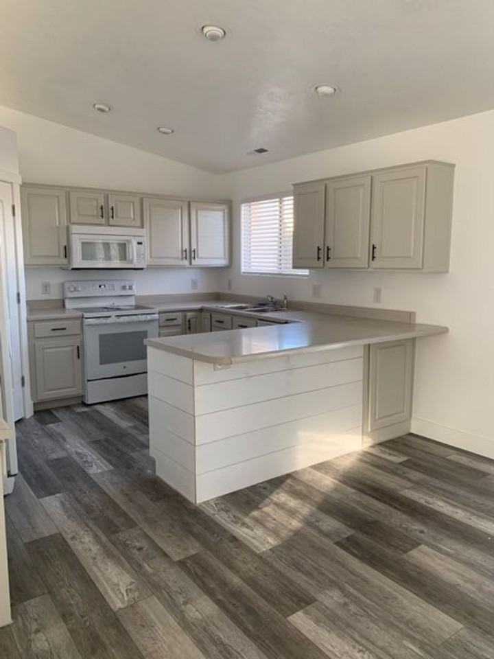 3721 Marigold Way - Photo 6 of 16