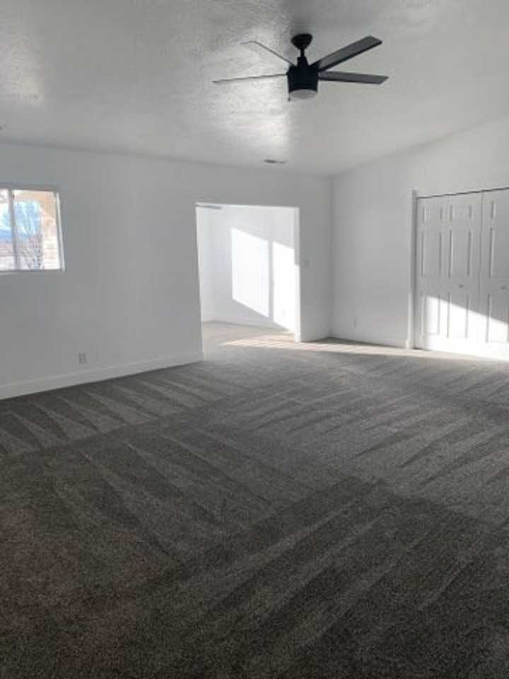 3721 Marigold Way - Photo 3 of 16