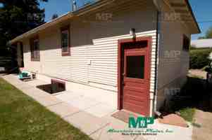 featured image of 812 1/2 W Myrtle St