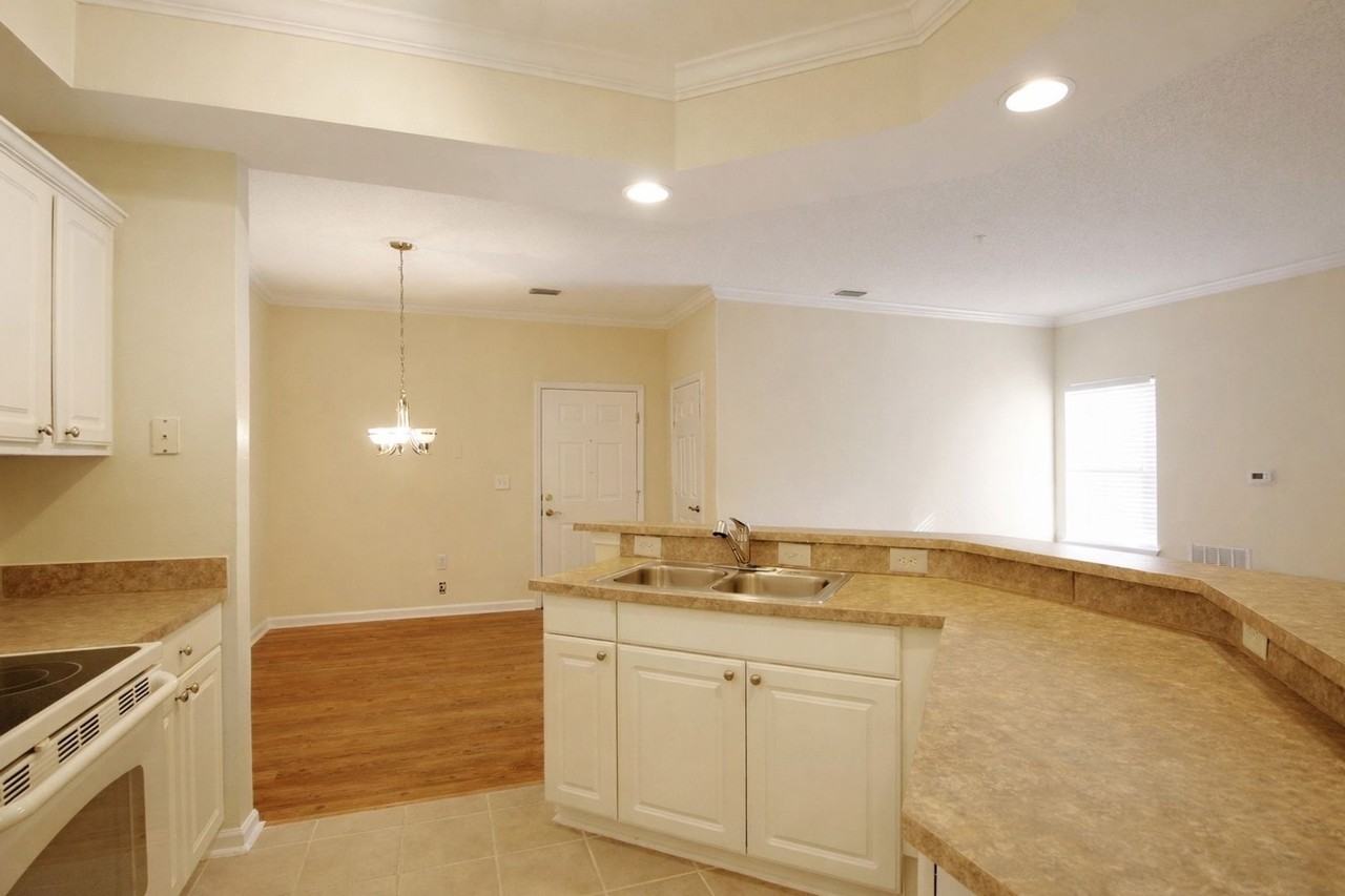 380 Marshland Rd - Photo 3 of 17