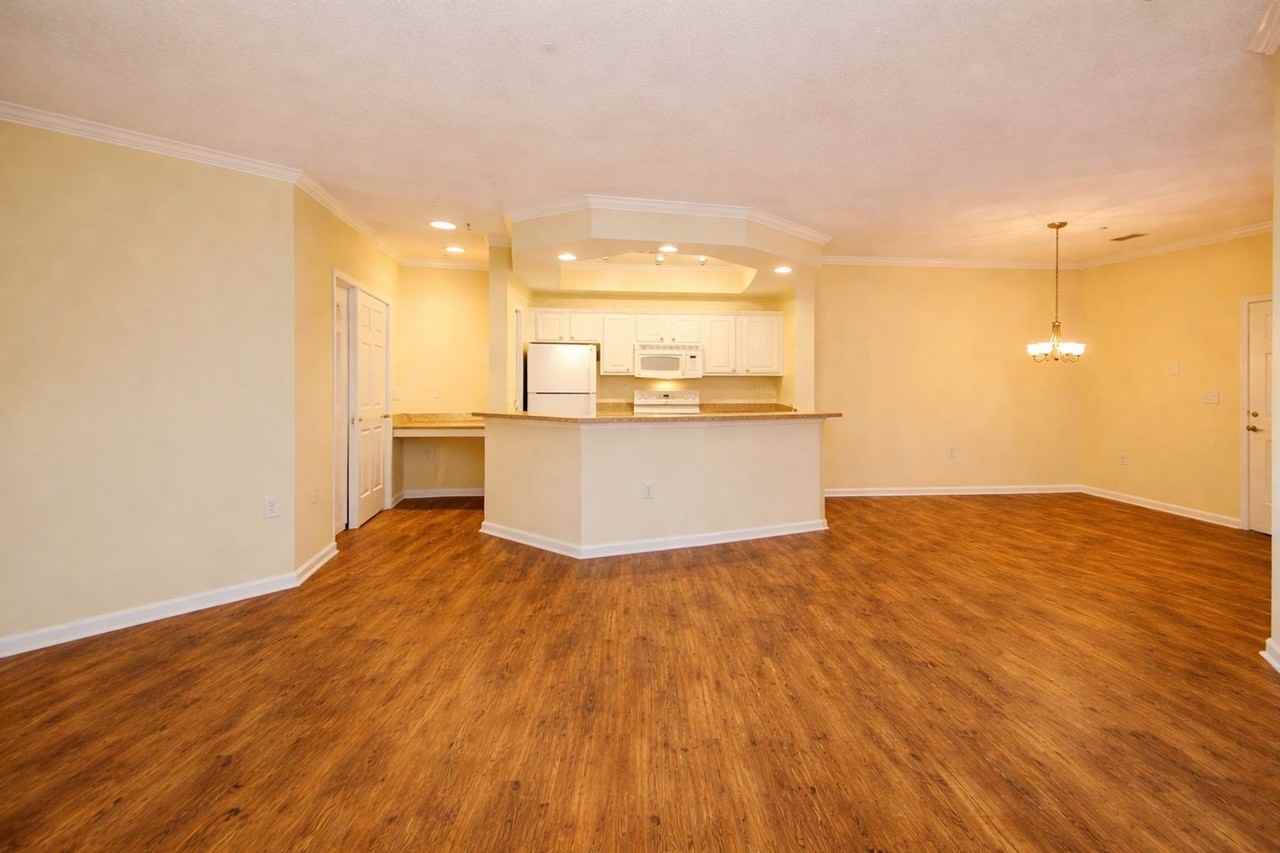 380 Marshland Rd - Photo 7 of 17