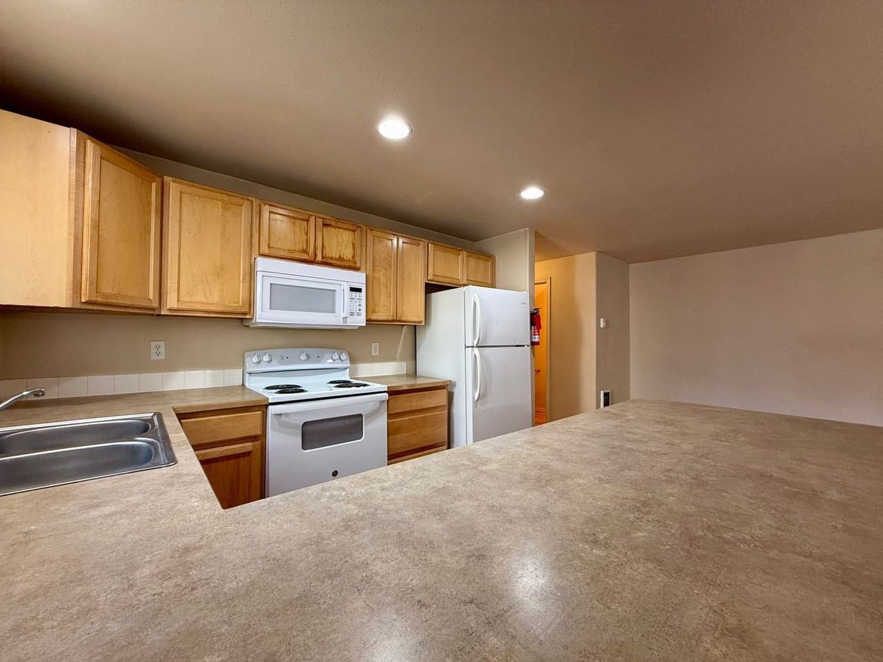 2828 Sw Juniper Ave - Photo 5 of 21