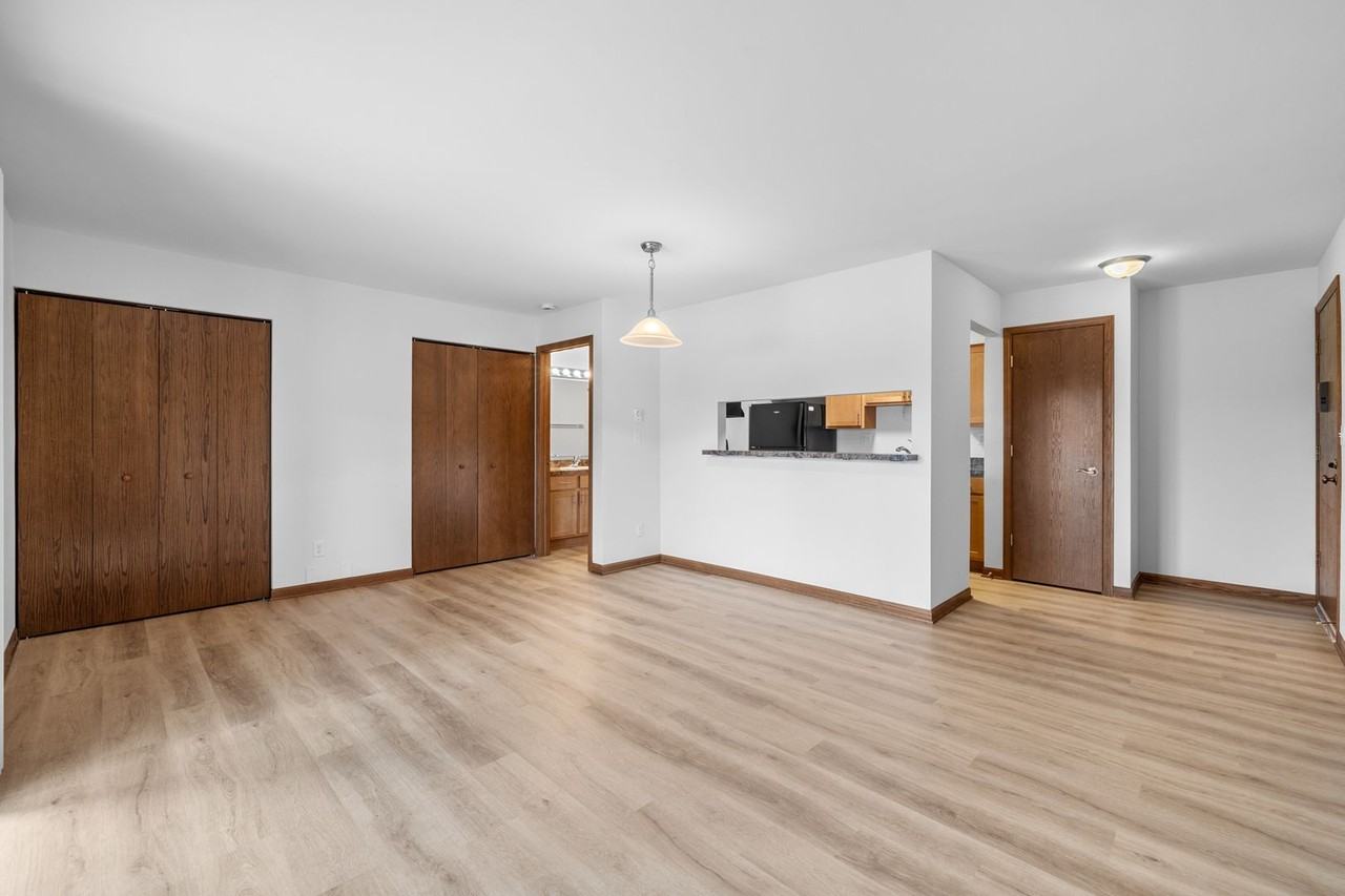 N76W14611 Market Dr - Photo 4 of 14