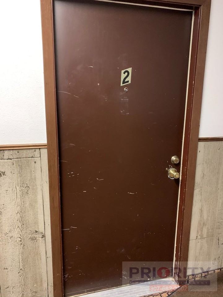 703 Vivian St - Photo 2 of 7