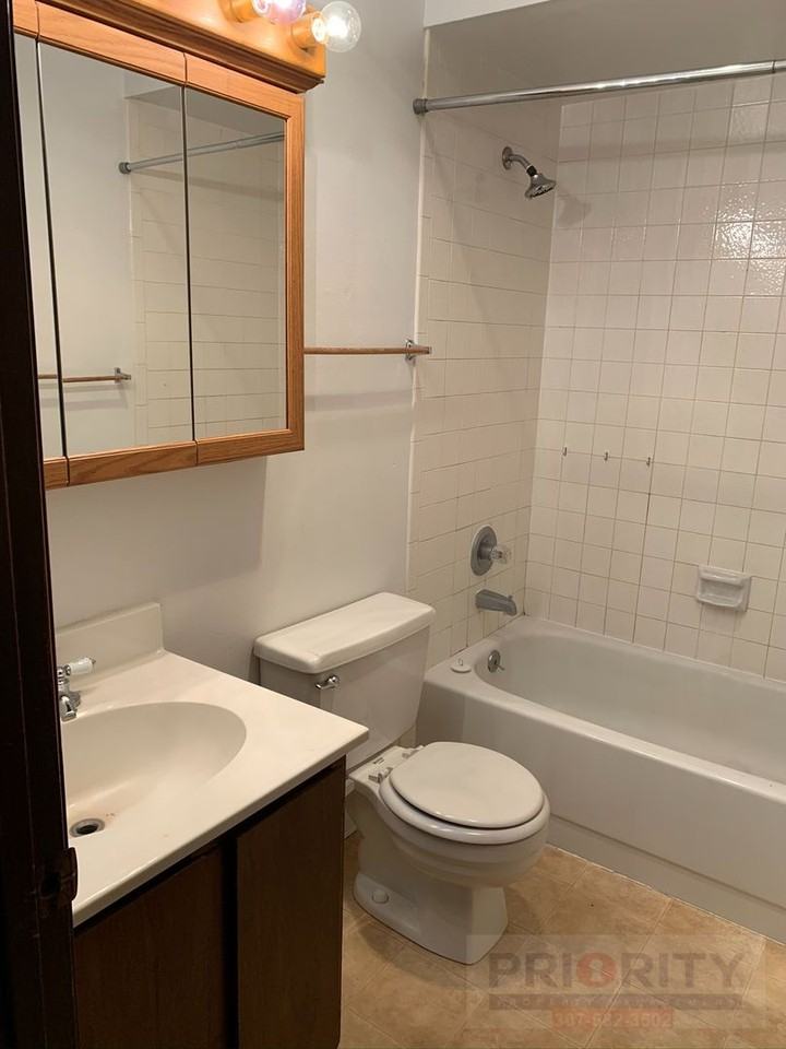 703 Vivian St - Photo 6 of 7