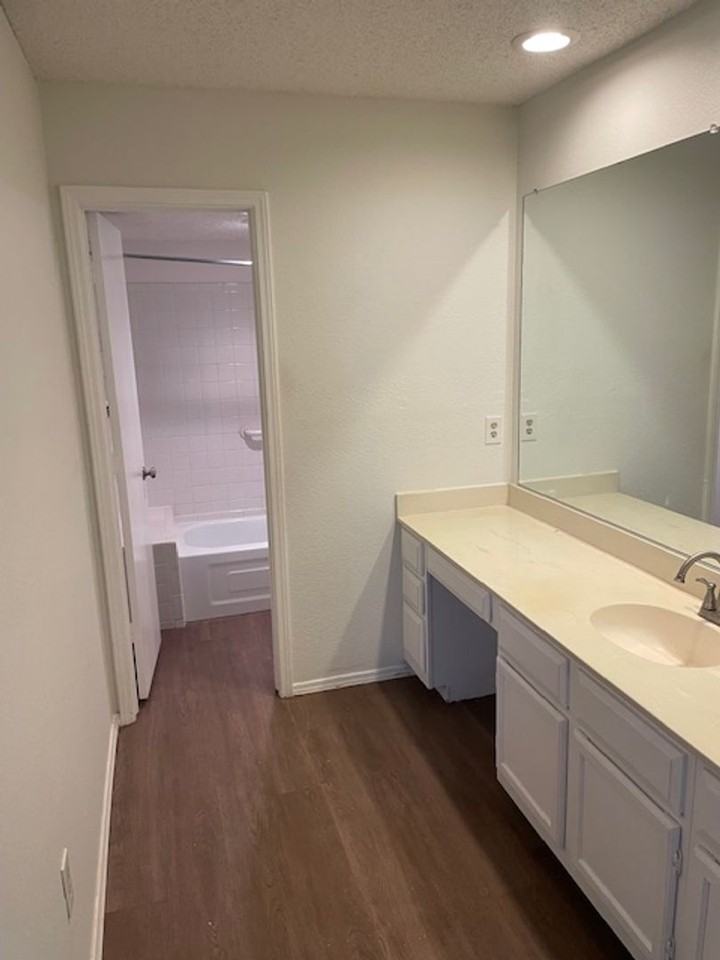 1106 Brighton Dr #C - Photo 7 of 16