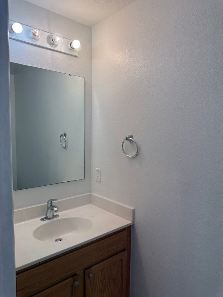 1902 Huron Way - Photo 7 of 31