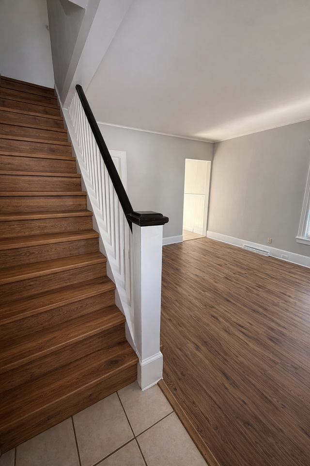 96 Wallace St - Photo 2 of 10