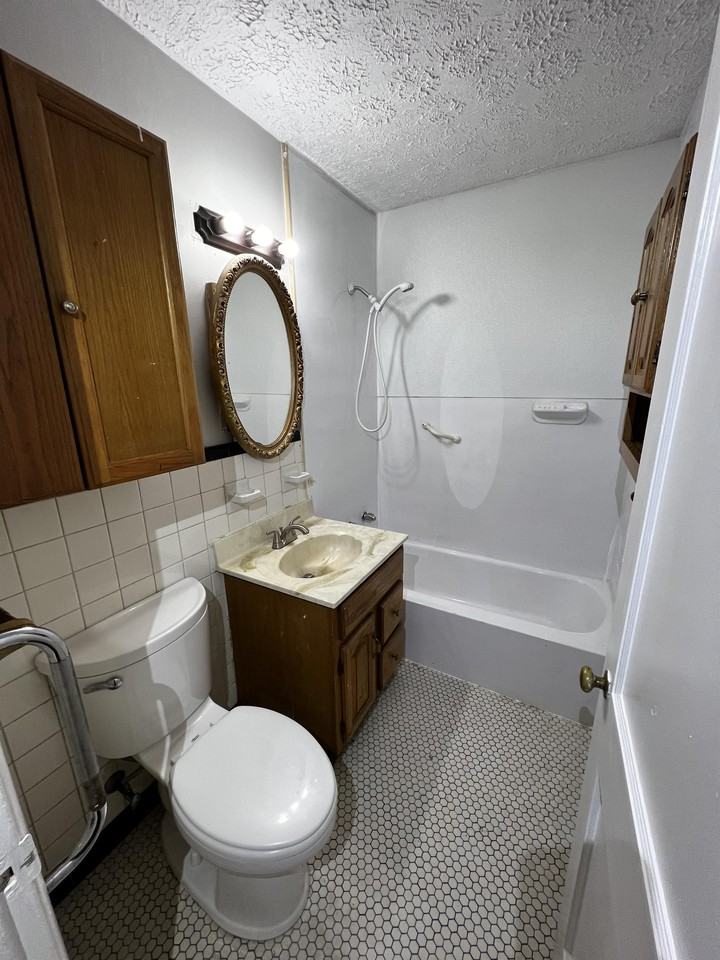 4820 Bluebird Ave - Photo 7 of 19