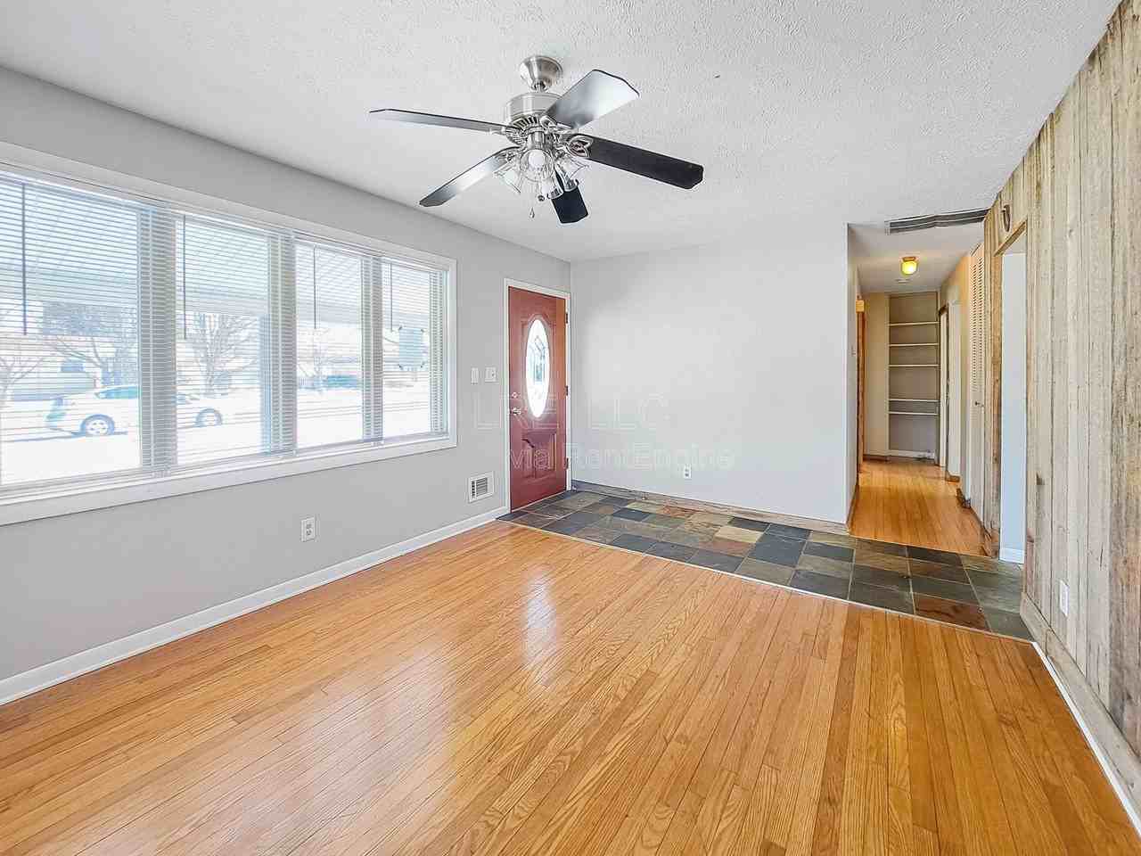 8212 Devonshire Dr - Photo 2 of 17