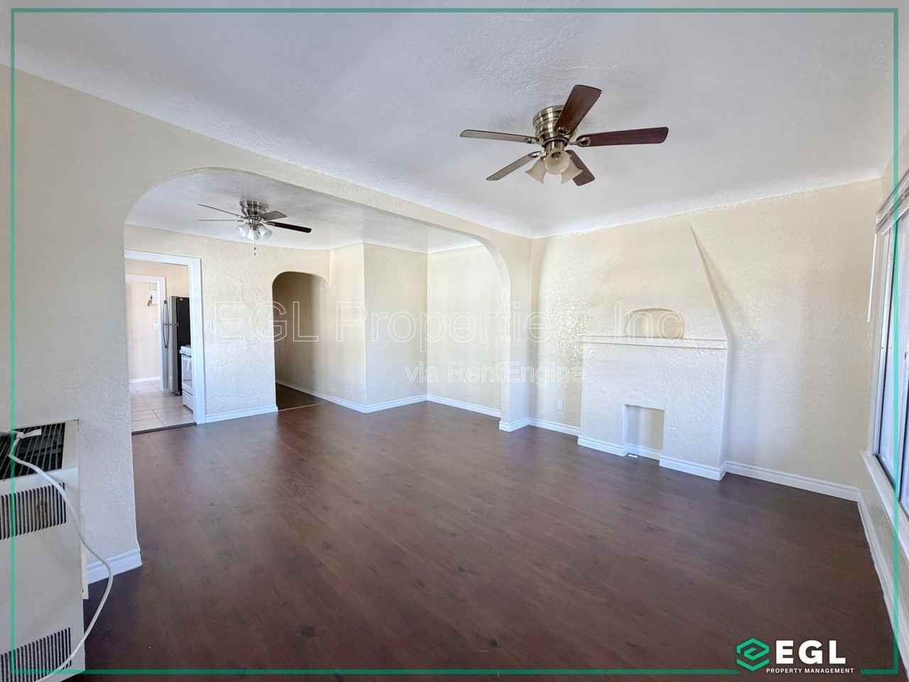 3014 Division St - Photo 3 of 12