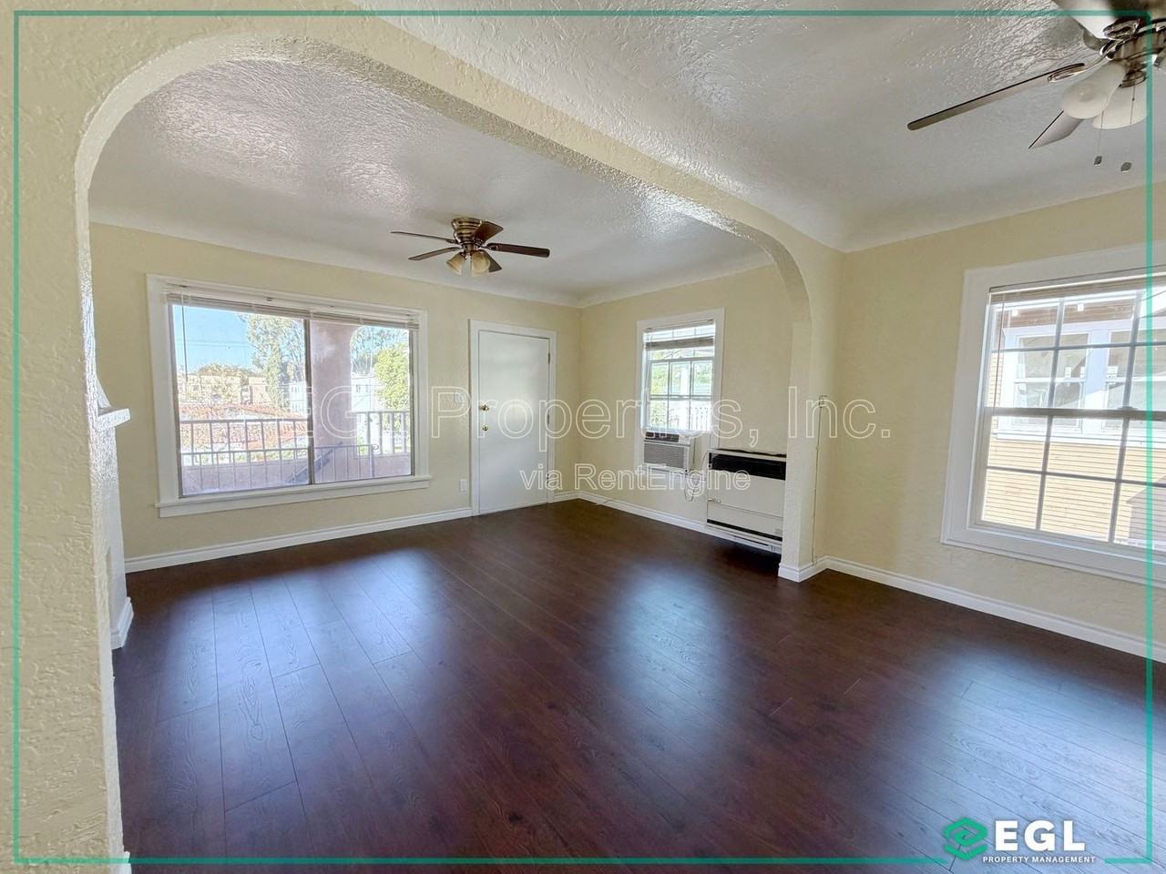 3014 Division St - Photo 4 of 12