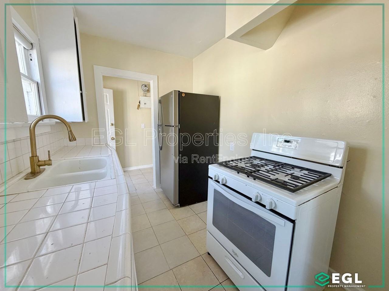 3014 Division St - Photo 5 of 12