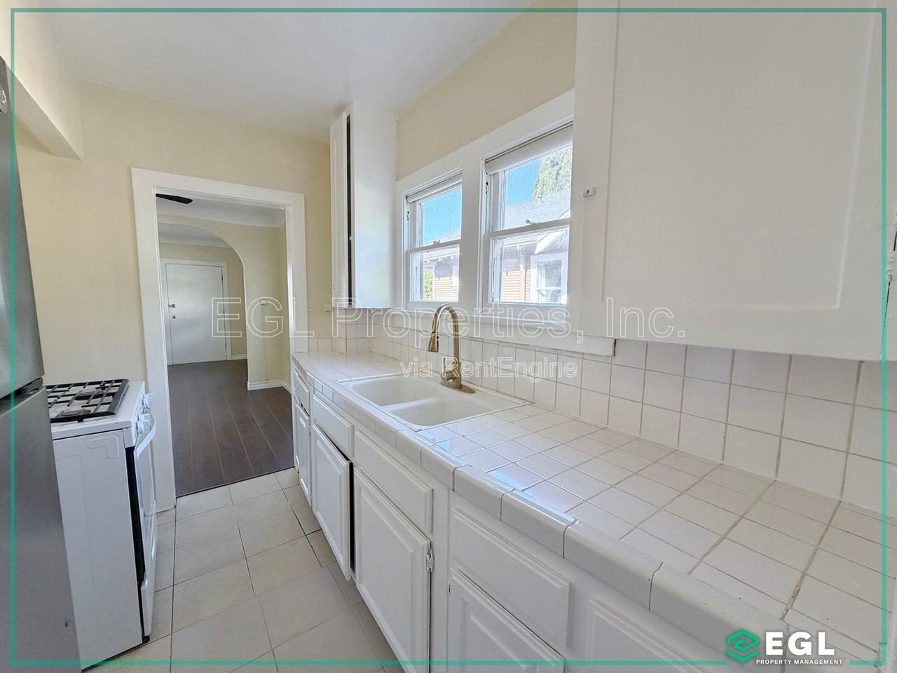 3014 Division St - Photo 6 of 12