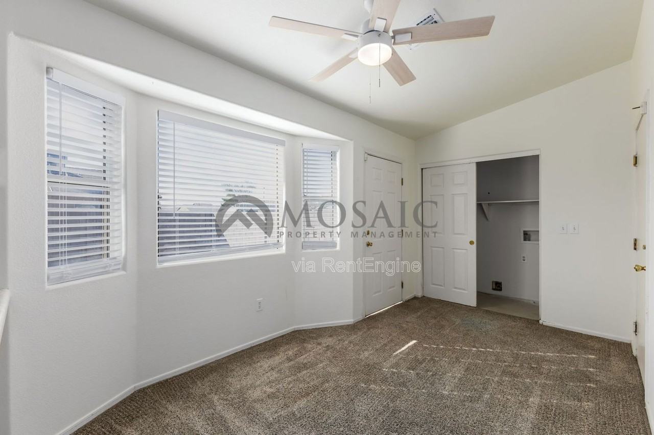 703 W Hess Ave - Photo 7 of 23