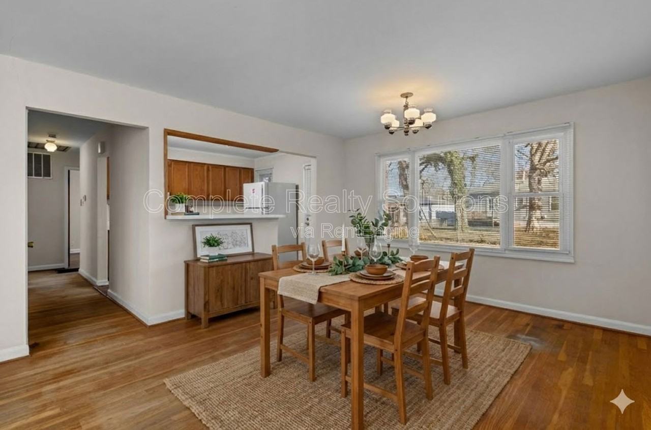 10218 Unicorn Dr - Photo 2 of 34