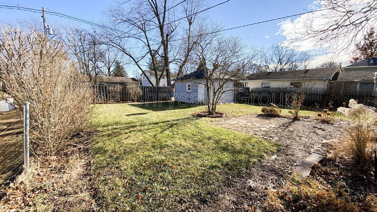 1106 Adams St - Photo 2 of 10