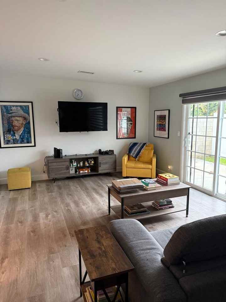 814 N Waverly St - Photo 3 of 10