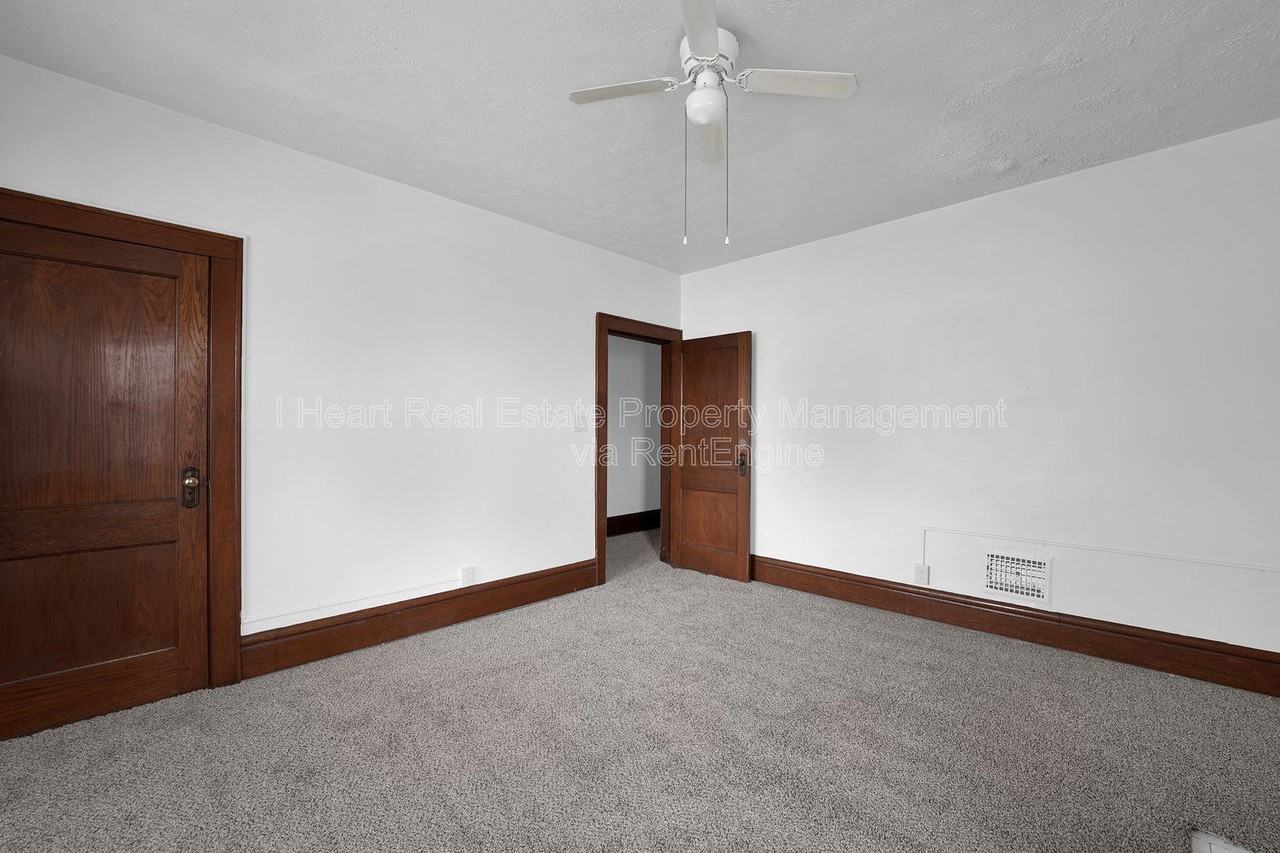 794 S 22nd St - Photo 7 of 27