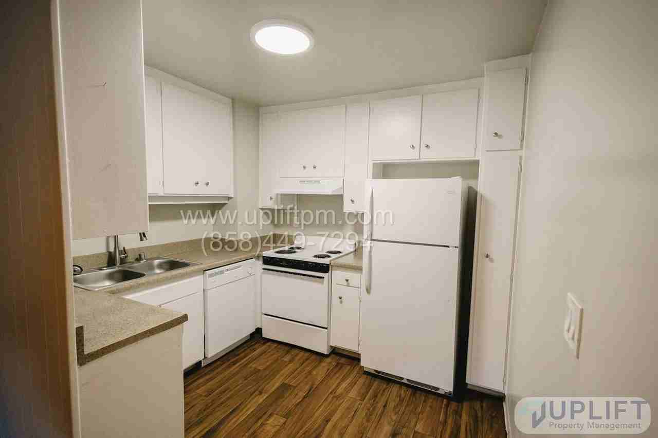 5737 College Ave #U - Photo 2 of 10